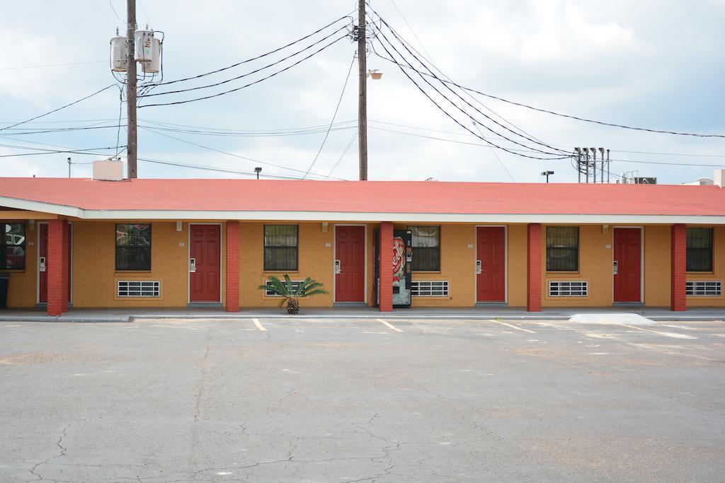 El Camino Motel Beeville Exterior photo
